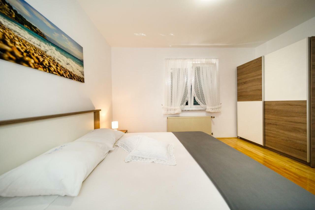 Apartment Anton 크르크 외부 사진