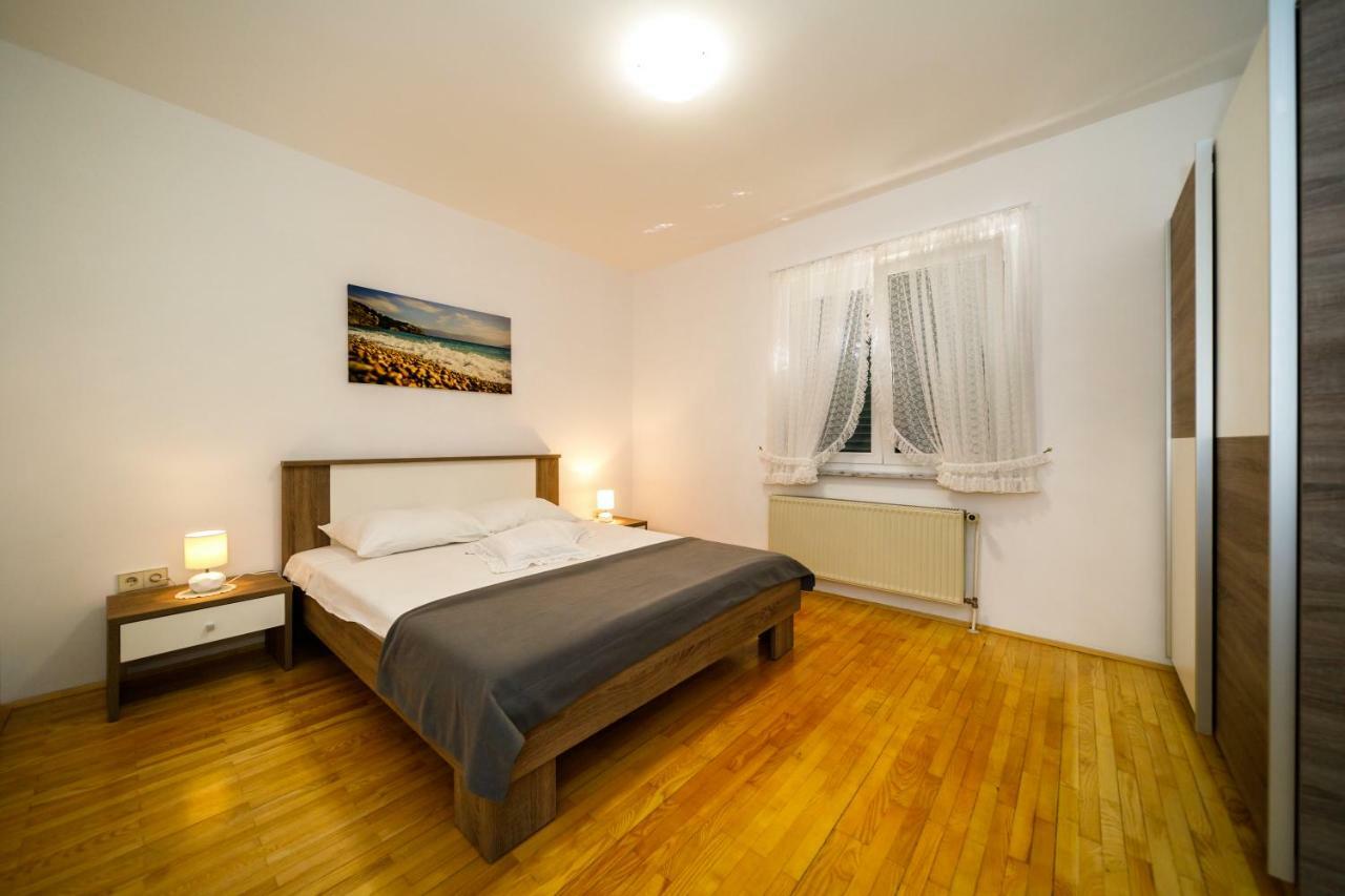 Apartment Anton 크르크 외부 사진