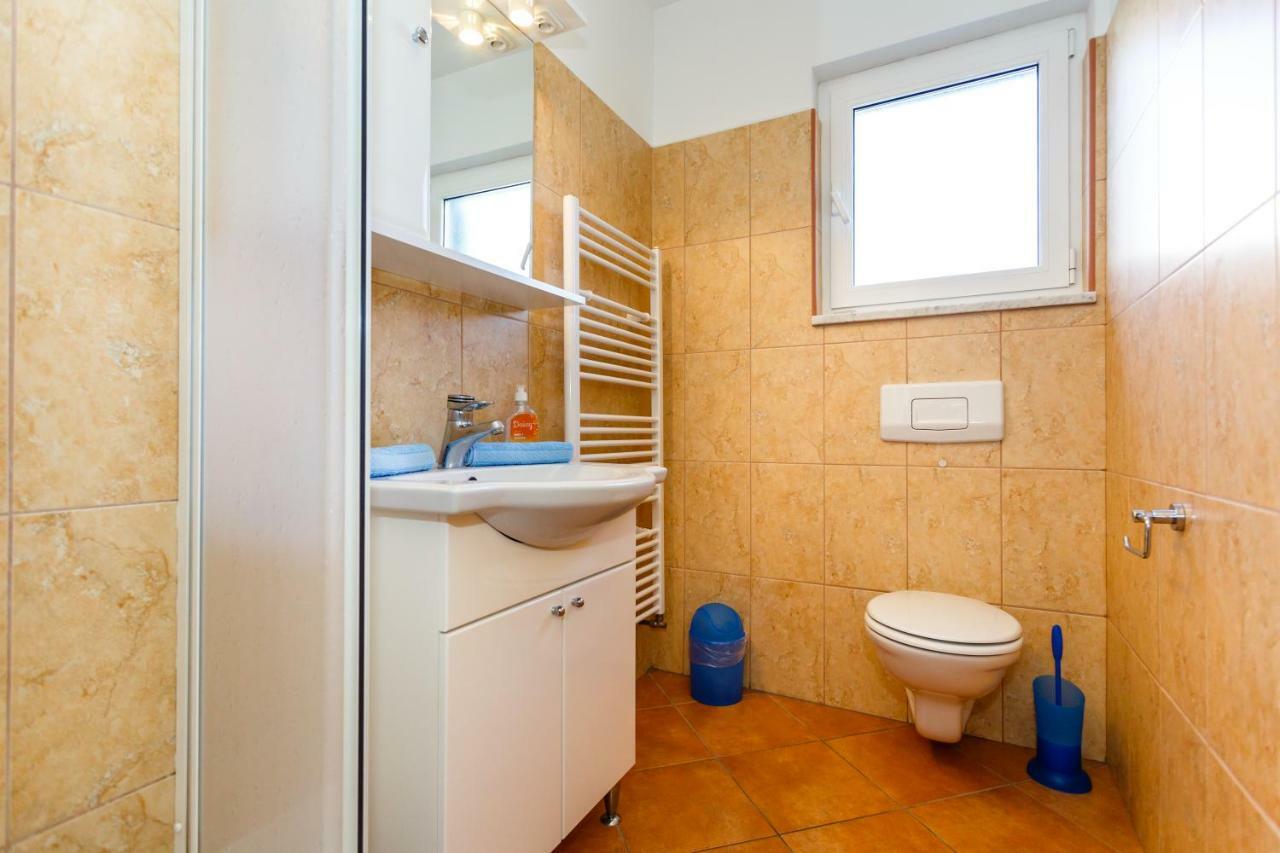 Apartment Anton 크르크 외부 사진